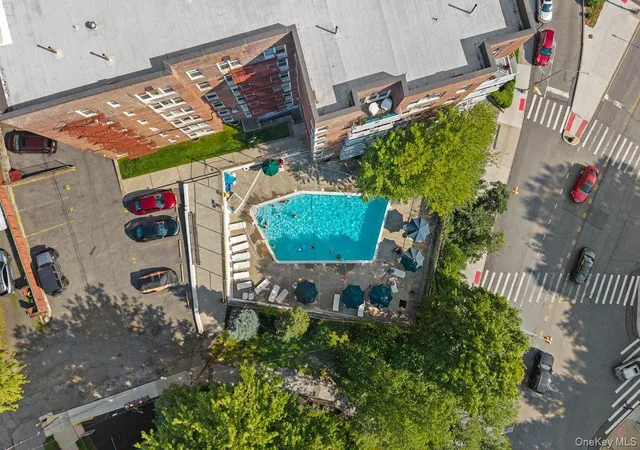 2nd image of 601 Kappock St, New York, NY 10463
