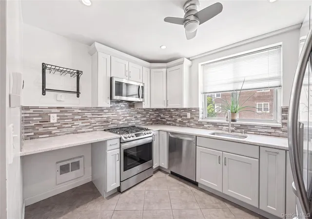 4th image of 601 Kappock St #4J, New York, NY 10463 | MLS# 1021951