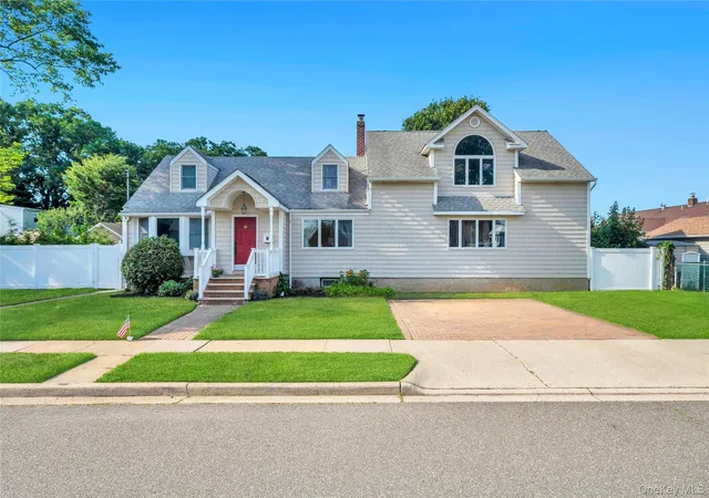 Photo 1 of Single family home for sale at 40 Columbia St, Bethpage, NY 11714 | MLS# 1021975 | Listing updated on 2026-07-06