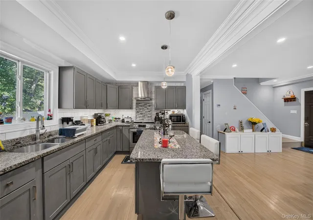 4th image of 208 Newburgh Ave, Medford, NY 11763 | MLS# 1021990