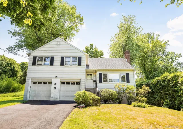 Homes for sale in Greenburgh, NY | 21 Pomander Dr, Greenburgh, NY 10607 | MLS# 1022006
