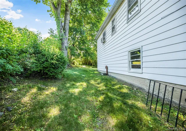 Homes for sale in Greenburgh, NY | 21 Pomander Dr, Greenburgh, NY 10607 | MLS# 1022006