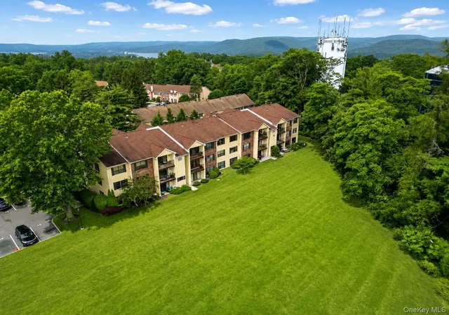 Photo 3 of Condo for sale at 10 Edinburgh Dr #10, Peekskill, NY 10566 | MLS# 1022012 | Listing updated on 2026-09-13