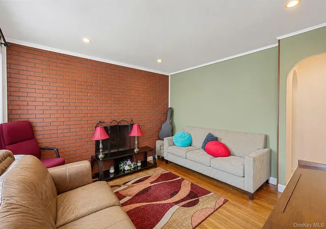 5th image of 17 Maple St, Brentwood, NY 11717 | MLS# 1022016