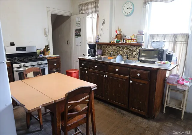 Photo 4 of Sale Pending at 32 Ferris Pl, Ossining, NY 10562 | MLS# 1022029 | Listing updated on 2026-07-28