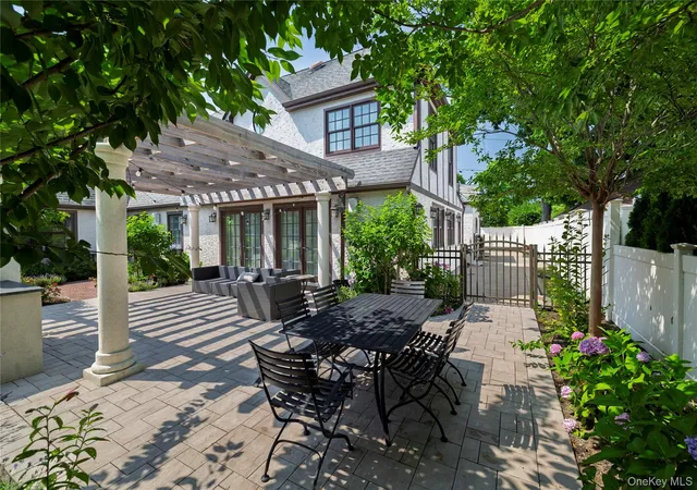 Photo 4 of Sale Pending at 7 Yorkshire Rd, Hempstead, NY 11570 | MLS# 1022030 | Listing updated on 2026-08-08