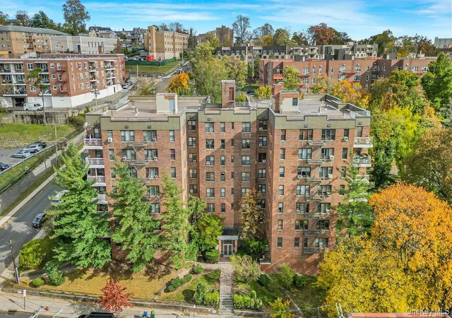 2nd image of 270 N Broadway, Yonkers, NY 10701