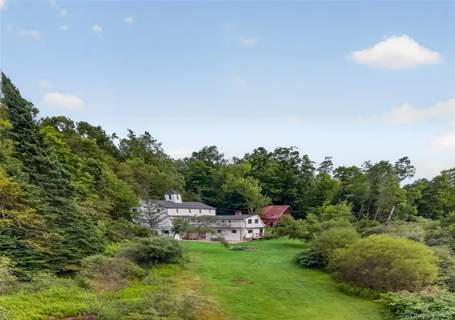 Photo 4 of Single family home for sale at 609 Grooville Rd, Rockland, NY 12758 | MLS# 1022048 | Listing updated on 2026-08-19
