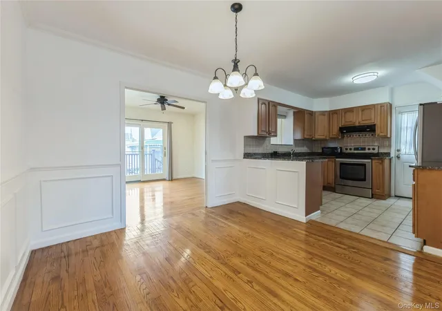 5th image of 7548 183Rd St, Fresh Meadows, NY 11366 | MLS# 1022049
