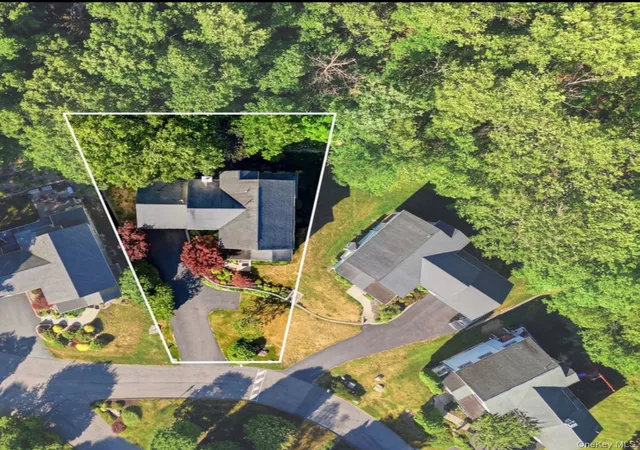 3rd image of 17 Nottingham Wy, Putnam Valley, NY 10541 | MLS# 1022050