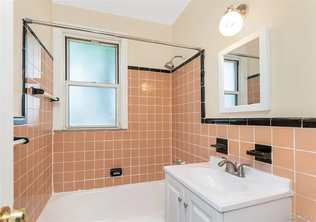 Homes for sale in Yonkers, NY | 15 Winchester Ave #2A, Yonkers, NY 10710 | MLS# 1022065
