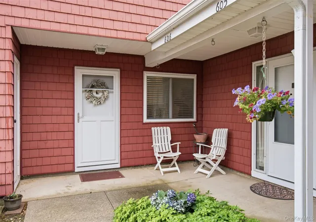 2nd image of 606 Flair Ct W, Smithtown, NY 11780 | MLS# 1022072