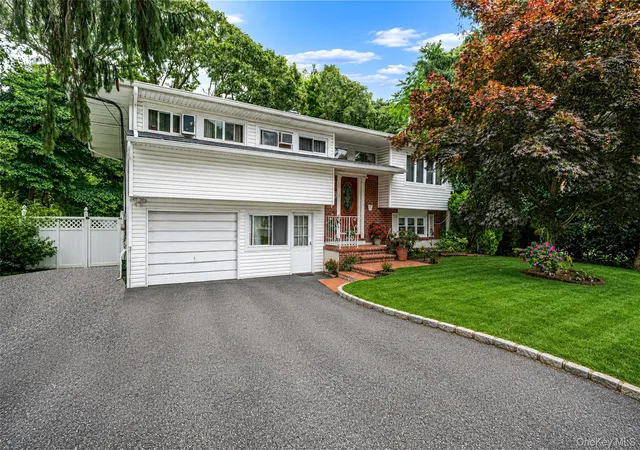 2nd image of 31 Holbrook Rd, Brookhaven, NY 11720 | MLS# 1022073