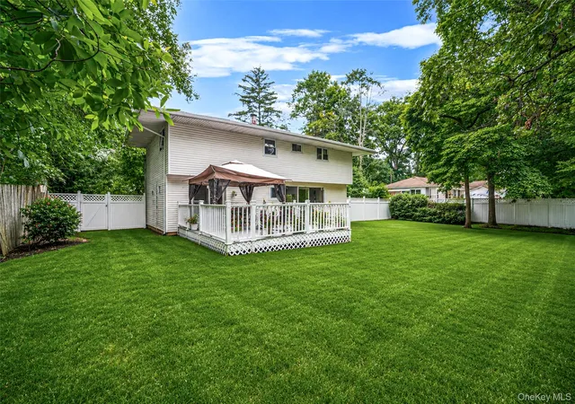 24th image of 31 Holbrook Rd, Brookhaven, NY 11720 | MLS# 1022073