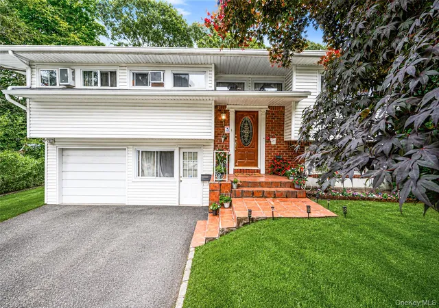 4th image of 31 Holbrook Rd, Brookhaven, NY 11720 | MLS# 1022073