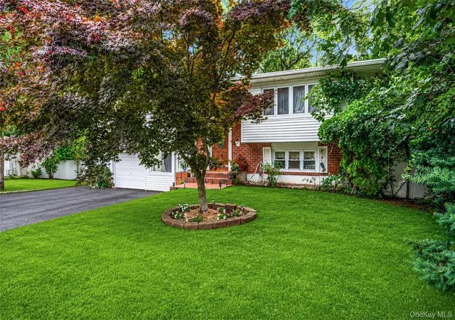 5th image of 31 Holbrook Rd, Brookhaven, NY 11720 | MLS# 1022073