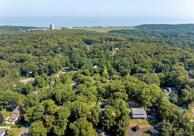 24th image of 3 Russell Dr, Brookhaven, NY 11792 | MLS# 1022086