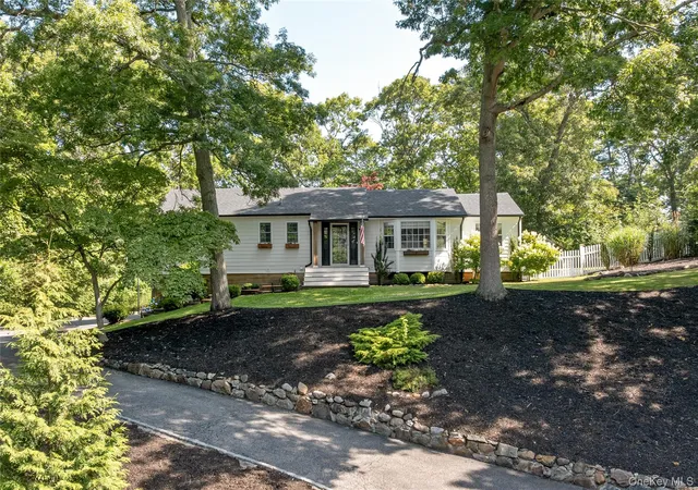 4th image of 3 Russell Dr, Brookhaven, NY 11792 | MLS# 1022086