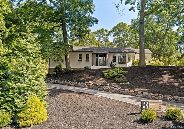 5th image of 3 Russell Dr, Brookhaven, NY 11792 | MLS# 1022086