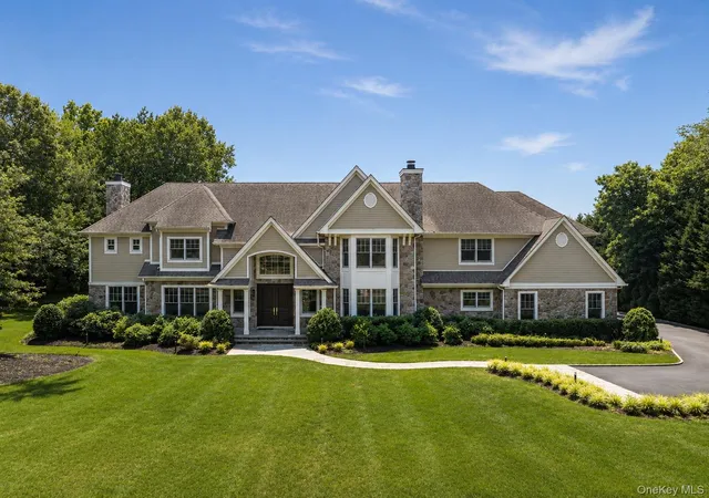 Homes for sale in Oyster Bay, NY | 1 Bromley Ct, Oyster Bay, NY 11791 | MLS# 1022087