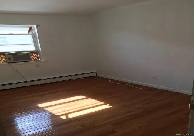 Listing Photo 2 - Condo for sale in building located at 241 Regis Dr, New York, NY 10314 - Unit #