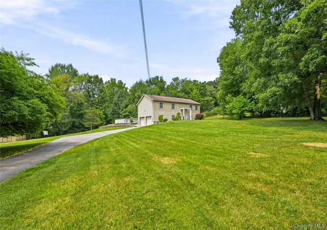 Photo 3 of Single family home for sale at 564 Clove Rd, Monroe, NY 10950 | MLS# 1022099 | Listing updated on 2026-08-05