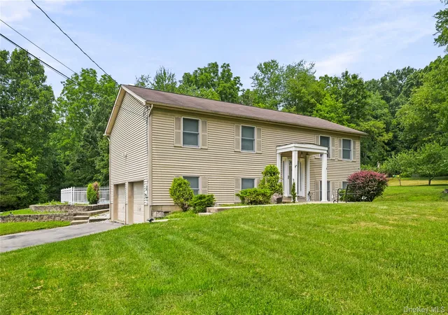 Photo 4 of Single family home for sale at 564 Clove Rd, Blooming Grove, NY 10950 | MLS# 1022099 | Listing updated on 2026-10-06