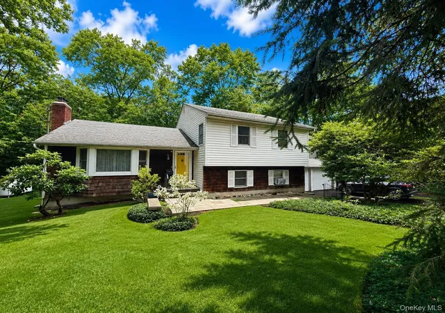 1st image of 17 Arbor Ln, Dix Hills, NY 11746 | MLS# 1022100