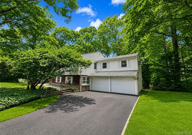 2nd image of 17 Arbor Ln, Dix Hills, NY 11746 | MLS# 1022100