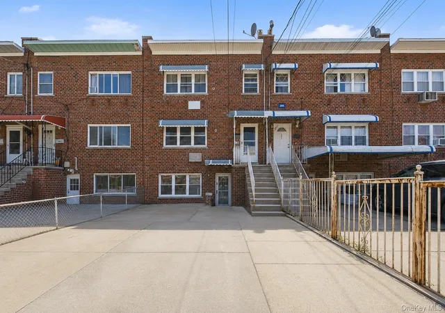 1st image of 253 Robinson Ave, New York, NY 10465 | MLS# 1022107