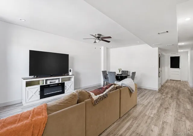 3rd image of 253 Robinson Ave, New York, NY 10465 | MLS# 1022107