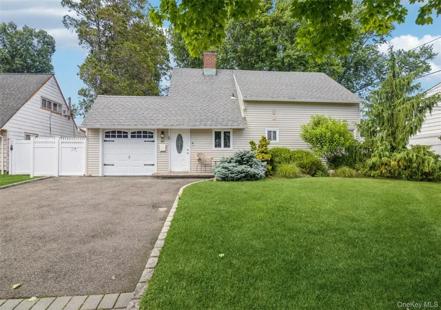 Photo 1 of Sale Pending at 45 Abbot Ln, Oyster Bay, NY 11801 | MLS# 1022118 | Listing updated on 2026-07-31