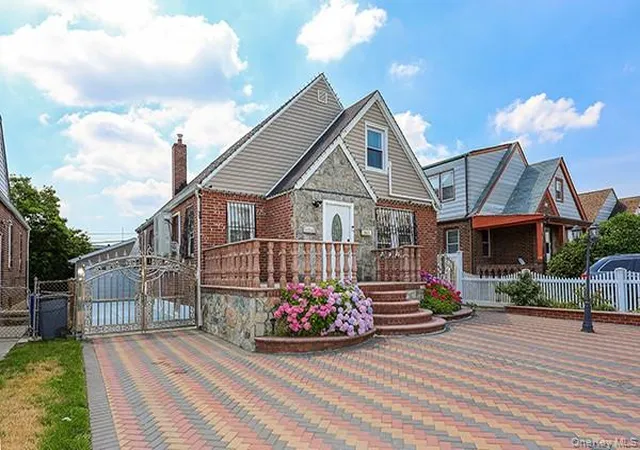 Photo 2 of Single family home for sale at 18348 Camden Ave, New York, NY 11412 | MLS# 1022123 | Listing updated on 2026-08-29