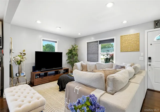 5th image of 382 Johnson Ave, Bohemia, NY 11716 | MLS# 1022138