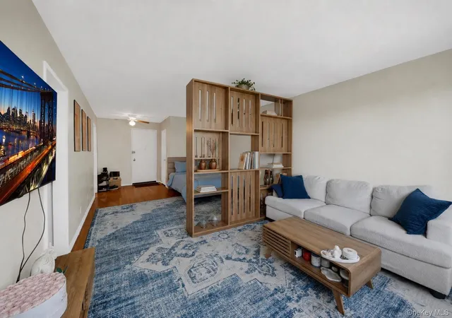 Photo 3 of Sale Pending at 370 Westchester Ave #3M, Rye Town, NY 10573 | MLS# 1022150 | Listing updated on 2026-08-26