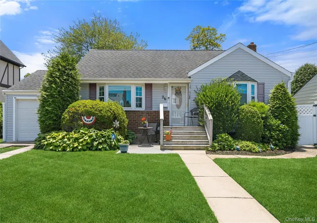 Homes for sale in Oyster Bay, NY | 36 Liszt St, Oyster Bay, NY 11801 | MLS# 1022152