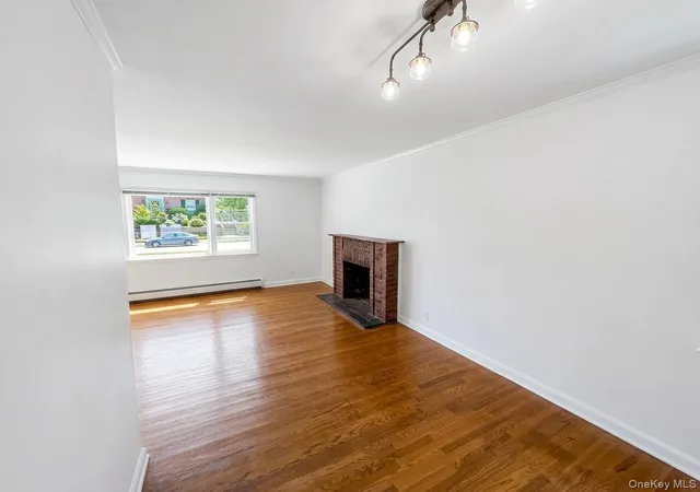 Homes for sale in Yonkers, NY | 177 Longvue Ter, Yonkers, NY 10710 | MLS# 1022159