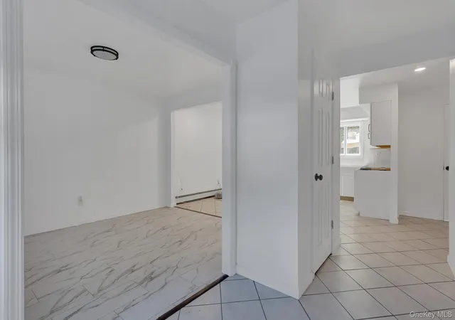 3rd image of 6 Stonington Circle, Babylon, NY 11798 | MLS# 1022162
