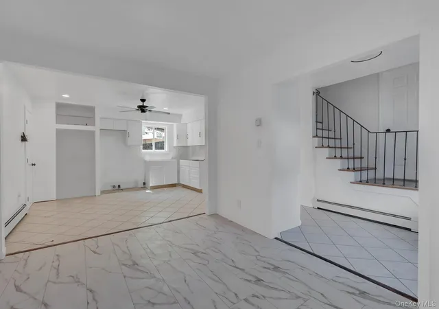 4th image of 6 Stonington Circle, Babylon, NY 11798 | MLS# 1022162
