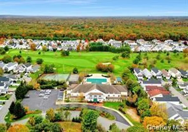 Listing Photo 2 - Condo for sale in building located at 82 Kate Cir, Brookhaven, NY 11953 - Unit #
