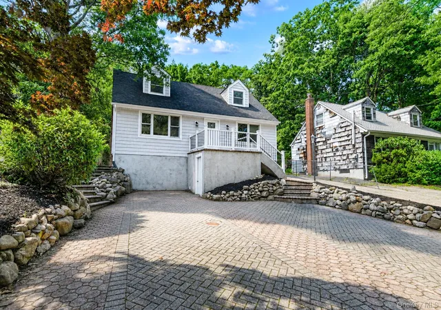 Photo 2 of Sale Pending at 245 Melville Rd, Huntington, NY 11746 | MLS# 1022184 | Listing updated on 2026-09-07