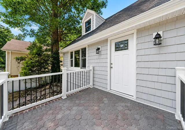 Photo 3 of Sale Pending at 245 Melville Rd, Huntington, NY 11746 | MLS# 1022184 | Listing updated on 2026-09-07