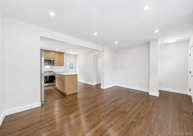 Photo 4 of Sale Pending at 245 Melville Rd, Huntington, NY 11746 | MLS# 1022184 | Listing updated on 2026-09-07