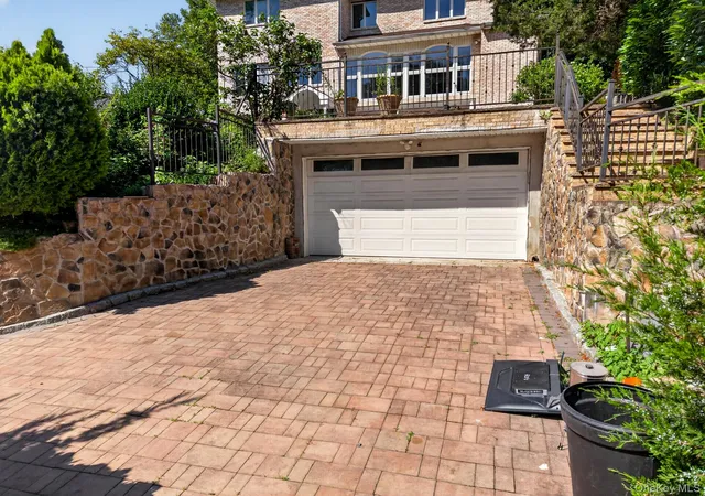 4th image of 71-57 Douglaston Pkwy, New York, NY 11362 | MLS# 1022188
