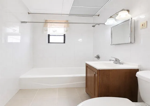 2nd image of 3338 Parsons Blvd, Flushing, NY 11354