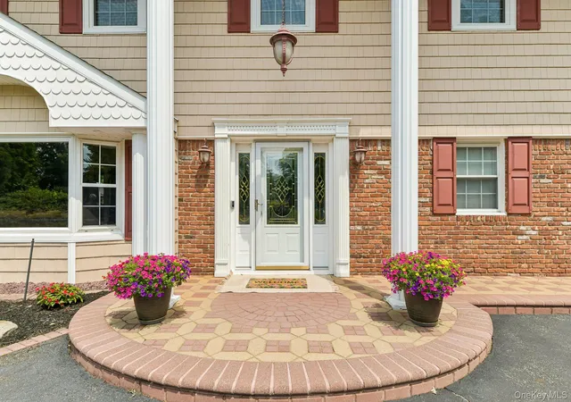 4th image of 14 Thrush Ct, Huntington, NY 11731 | MLS# 1022199