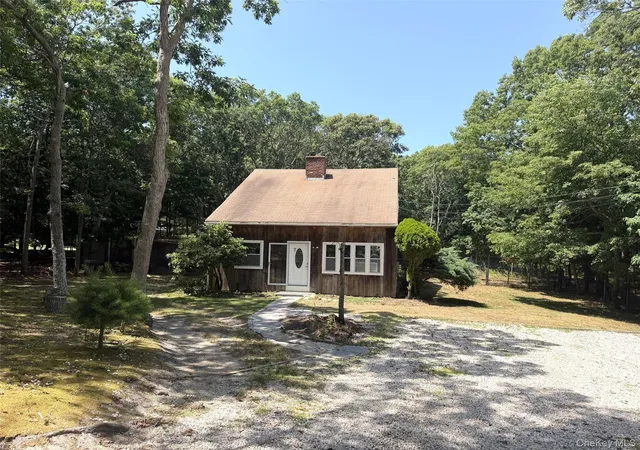 1st image of 7 Albertines, East Hampton, NY 11937 | MLS# 1022210