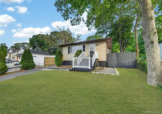 1st image of 28 Roslyn Ave, Brookhaven, NY 11784 | MLS# 1022211