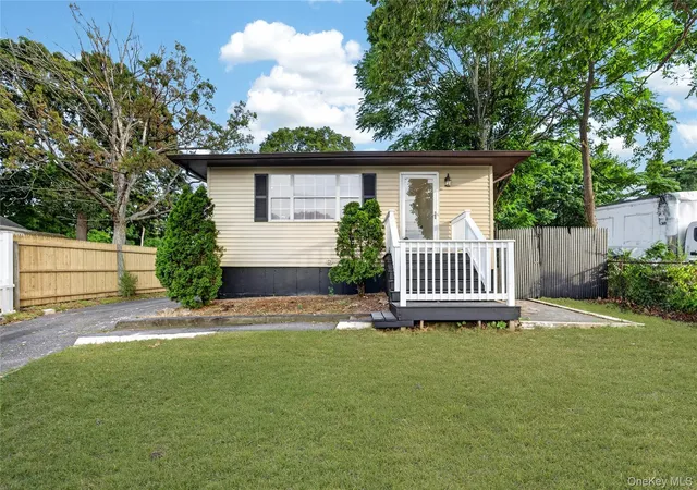 2nd image of 28 Roslyn Ave, Brookhaven, NY 11784 | MLS# 1022211