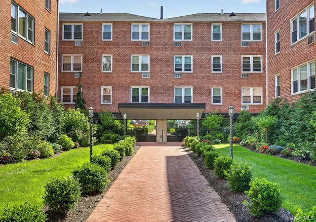2nd image of 290 Atlantic Ave #225, Hempstead, NY 11518 | MLS# 1022216